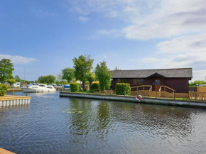 River Retreat - Norfolk Broads
